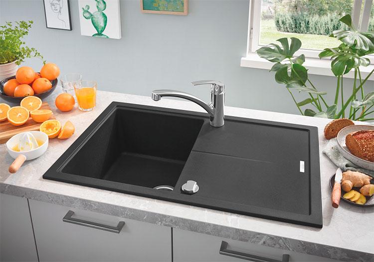 Grohe K400 k&oslash;kkenvask m/afl&oslash;bsbakke i komposit - Sort granit