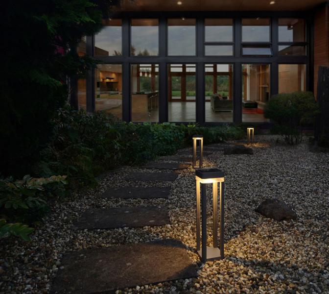 Lutec udend&oslash;rslampe p&aring; spyd m/solceller