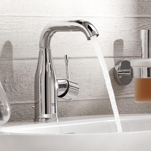Grohe Essence New M h&aring;ndvaskarmatur m/bundventil og svingtud - Krom